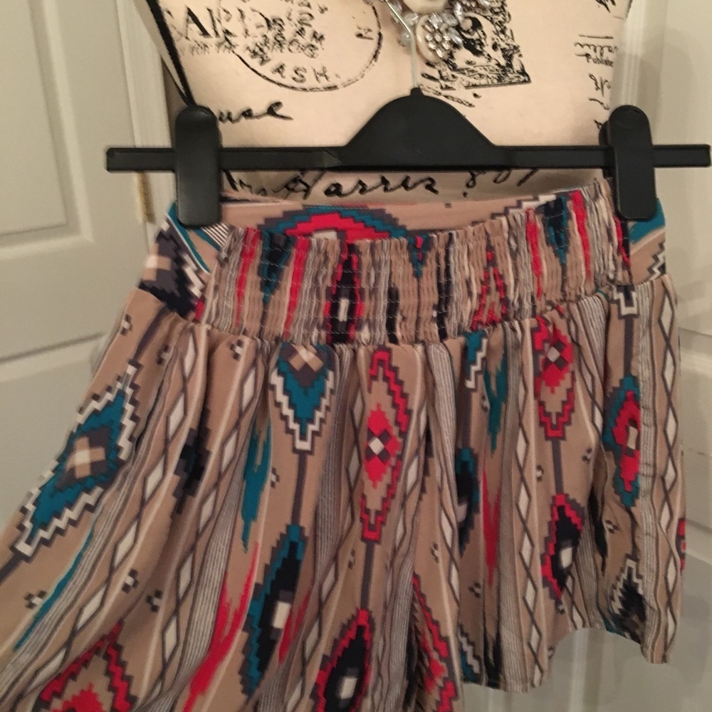 Forever 21 flare tribal shorts - Picture 4 of 5